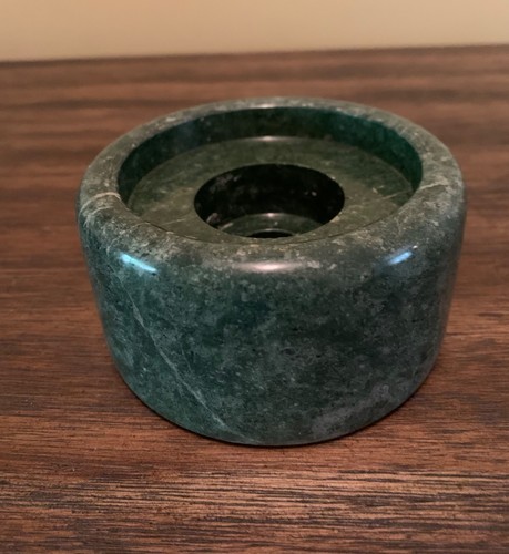 Vintage green stone round - green,
