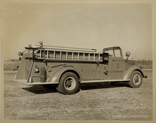 Fire engine apparatus 10x8 - fire, 10x8”