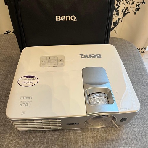 Benq short throw projector - benq,