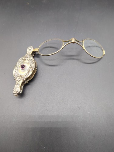 Lorgnette folding glasses