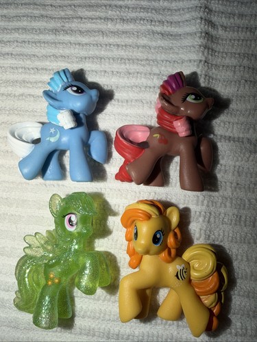 Little pony figures - 4,