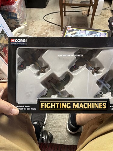 Corgi fighting machines battle - machines,