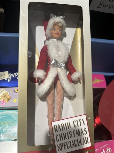Vintage radio city music - city, hall