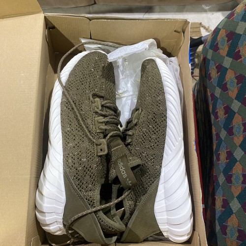 Size adidas tubular - 10.5,
