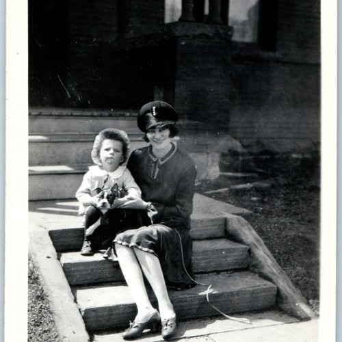 C1920s woman child boston - child,