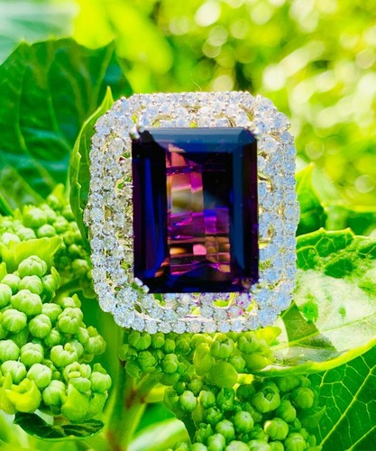 Stunning large emerald - large, cut