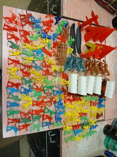 Lot vintage western plastic - -,