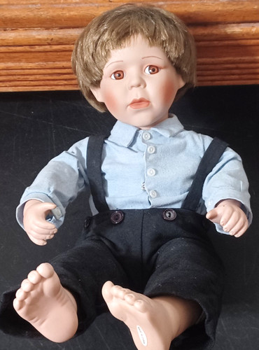 Doll danbury mint - doll, vintage