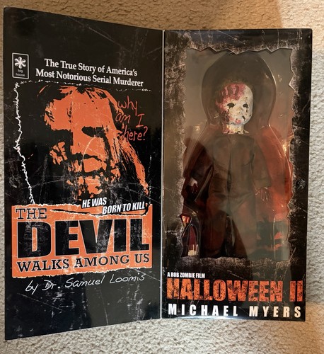 Mezco living dead dolls - living,