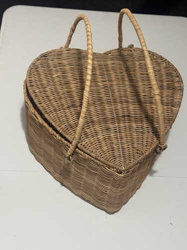 Vintage heart shaped wicker - vintage,