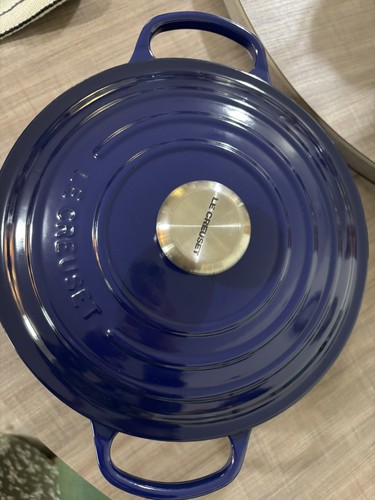 Creuset signature cast iron - le,