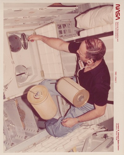 Sts columbia jack lousma - sts-3,