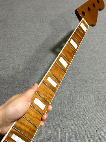 Fret roasted flame maple j - 20,