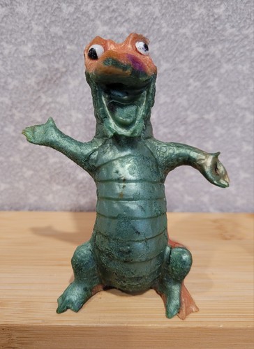 1968 russ berrie alligator - berrie,