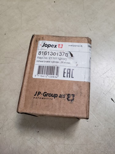 Group 8161301370 front - jp, left