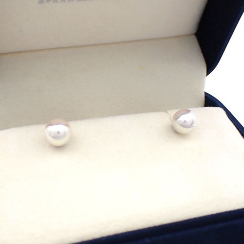 Mikimoto akoya pearl stud - mikimoto,