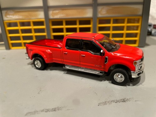 2018 ford 350 lariat - 1/64,