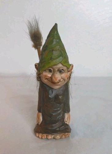 Iceland troll elf gnome - elf,