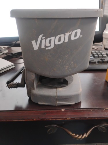 Vigoro handheld spreader - vigoro,