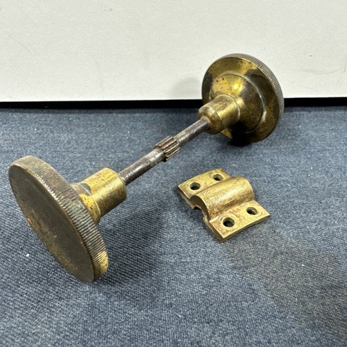 Double sided brass focusing - sided,