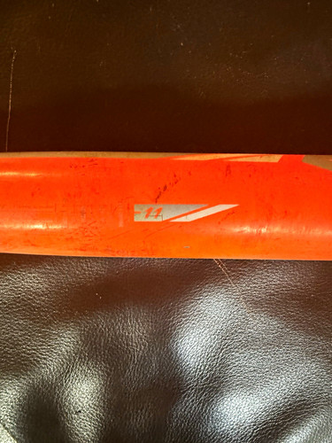 Hot youth bat - bat, easton