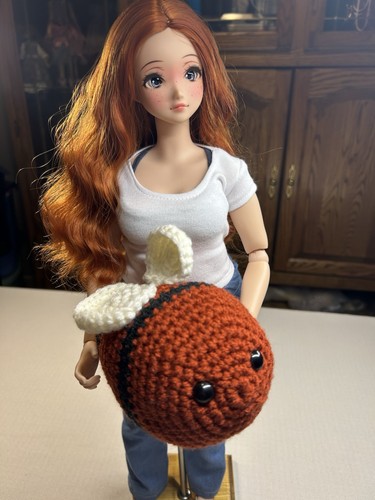 Hand crochet bee friend - crochet, smart