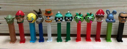 Pez dispensers lot - dispensers, 12