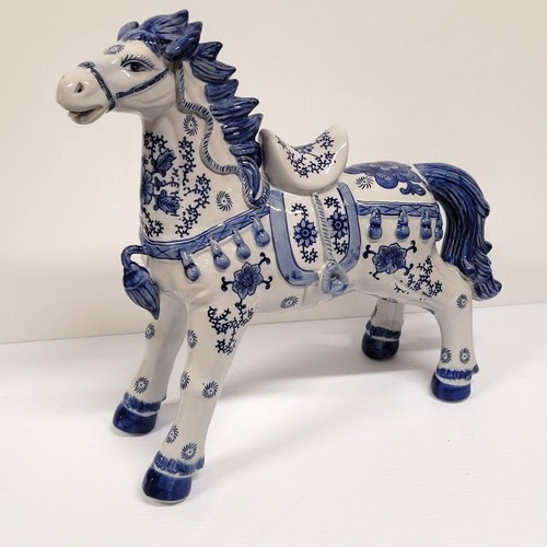 Blue white ceramic horse tang - white,