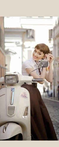 Audrey hepburn vespa - on,