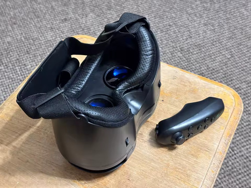Virtual reality headset - virtual,