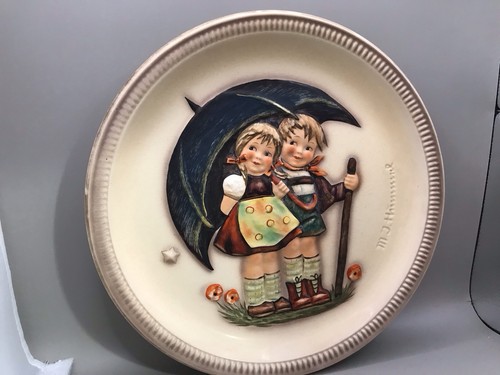 Goebel collector club - collector’s,