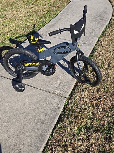 16in black batman childs bike - 16in,