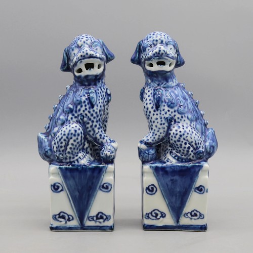 Pair foo dogs fu - of,
