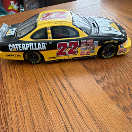 Action ward burton 22 - 1:24,