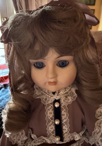 Vintage gorham musical - musical, doll