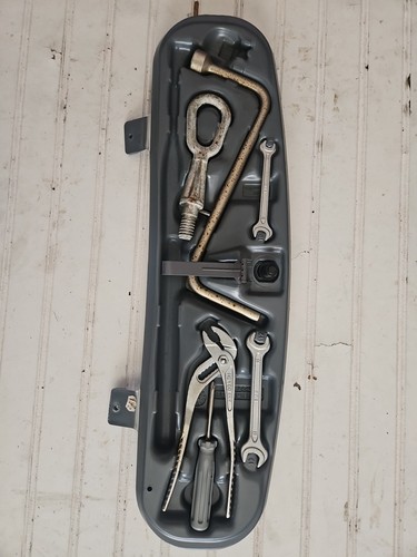 E46 bmw trunk tool - tool, oem