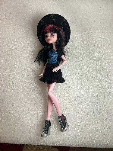 Monster high draculaura - monster, doll