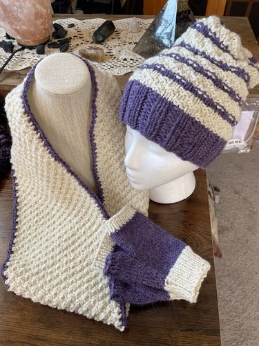 Hand knitted ponytail - hand,