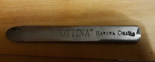 Vintage cigar box - cigar, e