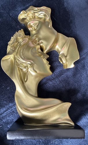 Gold abstract lovers resin - gold,