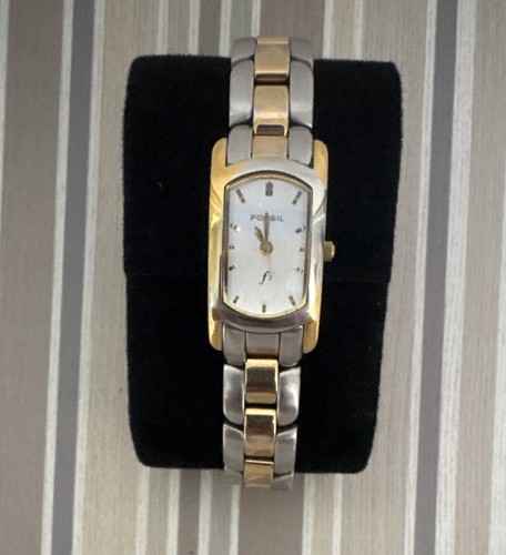 Fossil women quartz analog - fossil,