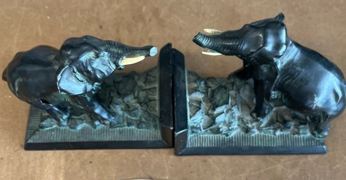 Pair lva dated - dated, 1922