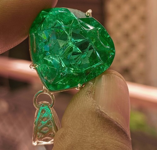 Natural vivid green - natural,