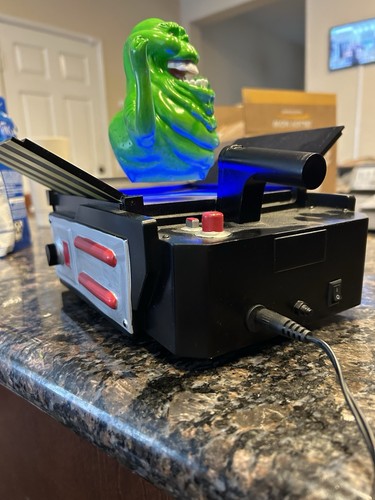 Ghostbusters levitating slimer - levitating,