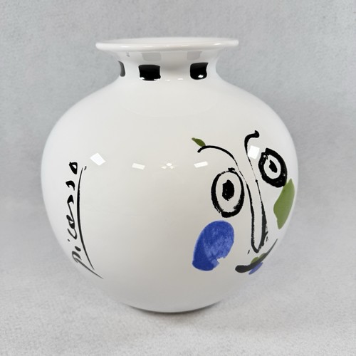 Picasso living face vase 1963 - living,