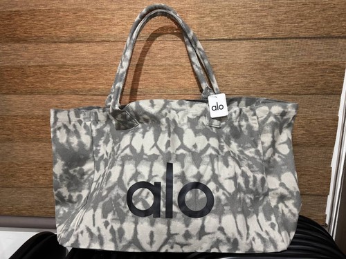 Nwt alo yoga - yoga, tie-dye