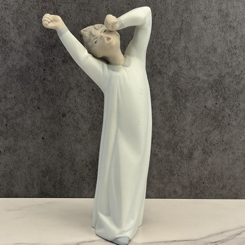 Lladro porcelain figurine boy - lladro,
