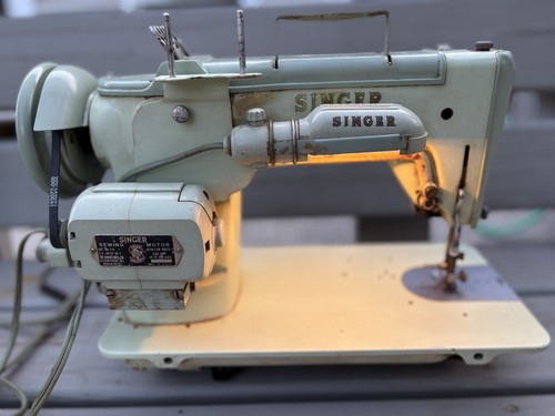 Vintage green singer - vintage, sewing