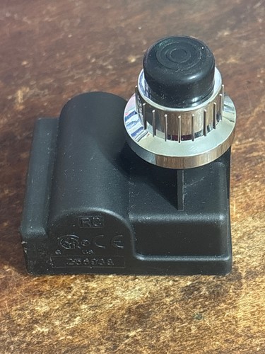 Outlet battery push - battery, button