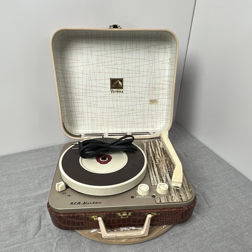 Vintage rca victor victrola - rca,